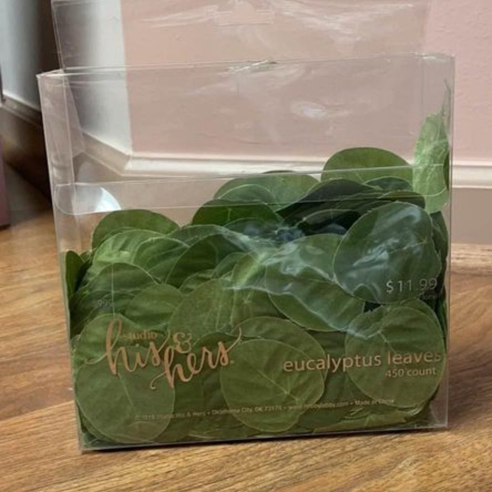 1250 eucalyptus pieces;